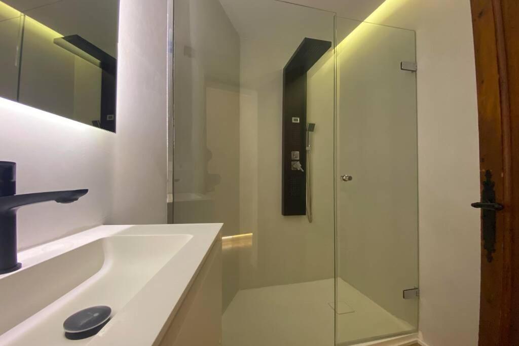 Beautiful Designer In Holiday home
